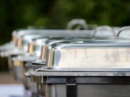 Ile pojemników na śmieci w bloku?