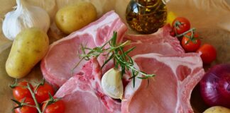 Jak zrobić kotlety schabowe w słoikach?