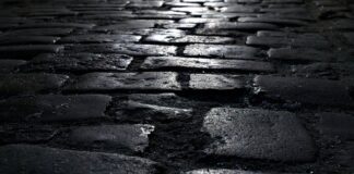 Ile cm powinno mieć podłoże w akwarium?